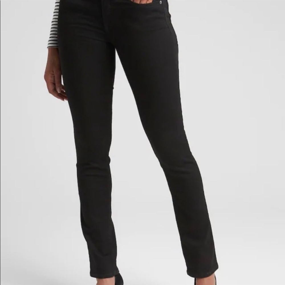 Gap Classic Straight Black Jeans size 27